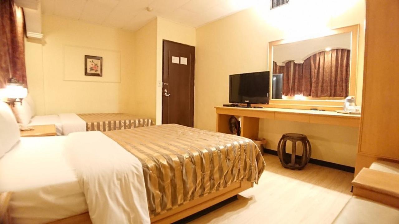 Yes Hotel Chiayi City Exterior foto