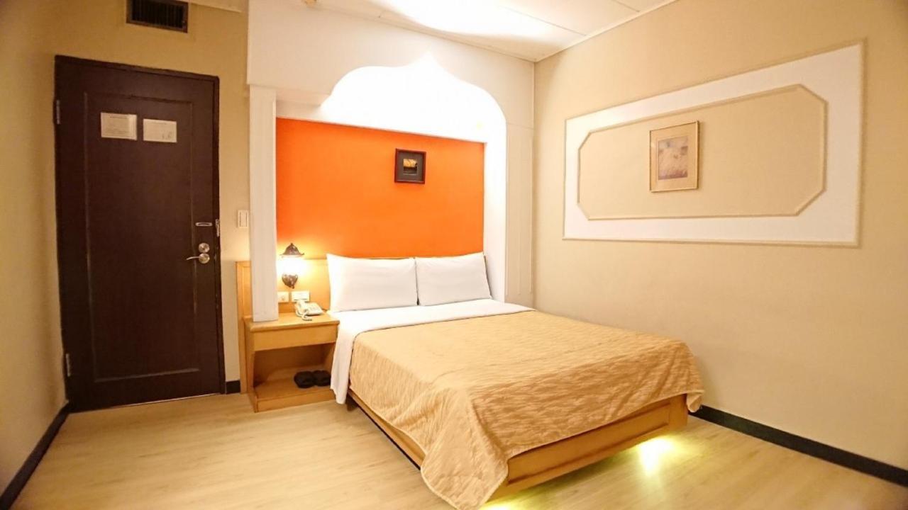 Yes Hotel Chiayi City Exterior foto