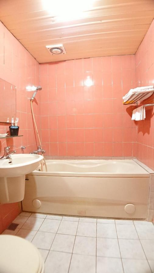 Yes Hotel Chiayi City Exterior foto